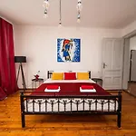 Authentic Design 2Bdr Apartment In Old Town