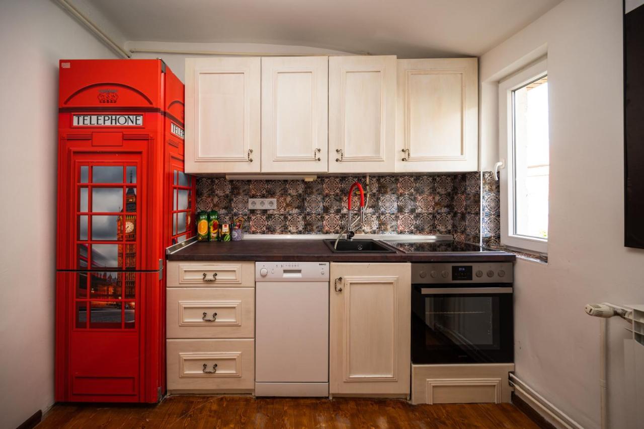 Apartment Authentic Design 2bdr Apartment in old town *